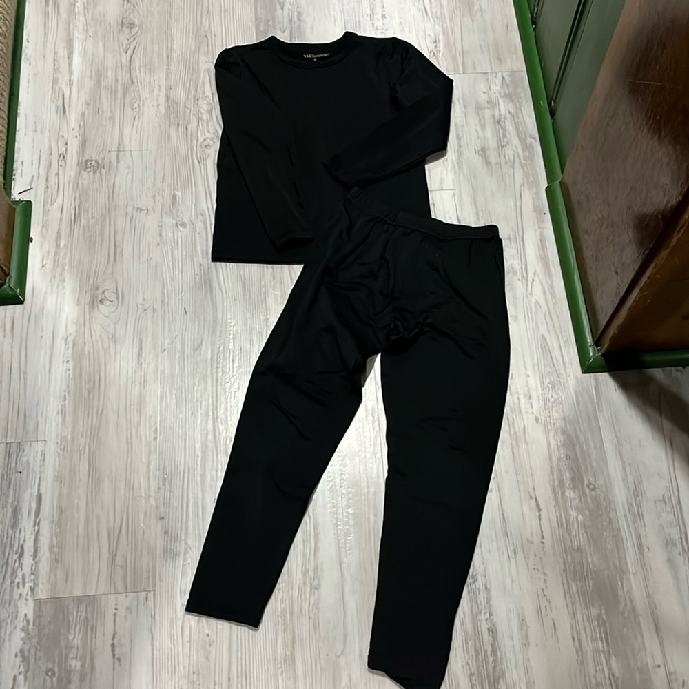 Boys thermal underwear, size small, black